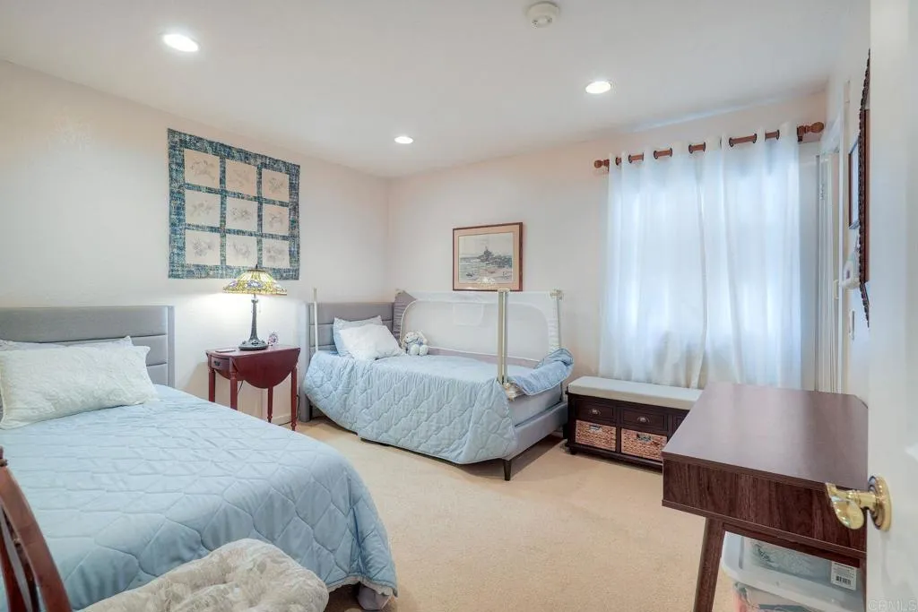 https://cdn.realtyfeed.com/cdn/127/306763770/8752bee85496aa1e3f4eb582fabbb4aa.webp