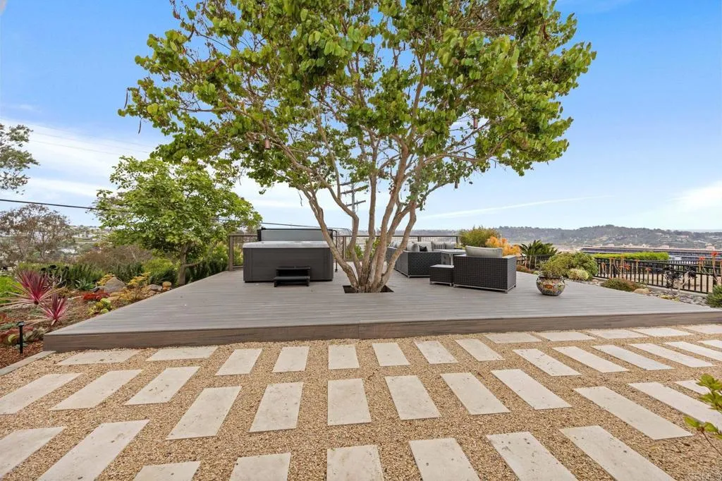 https://cdn.realtyfeed.com/cdn/127/306763774/0c979d728b8580584f211a5c82eb0410.webp