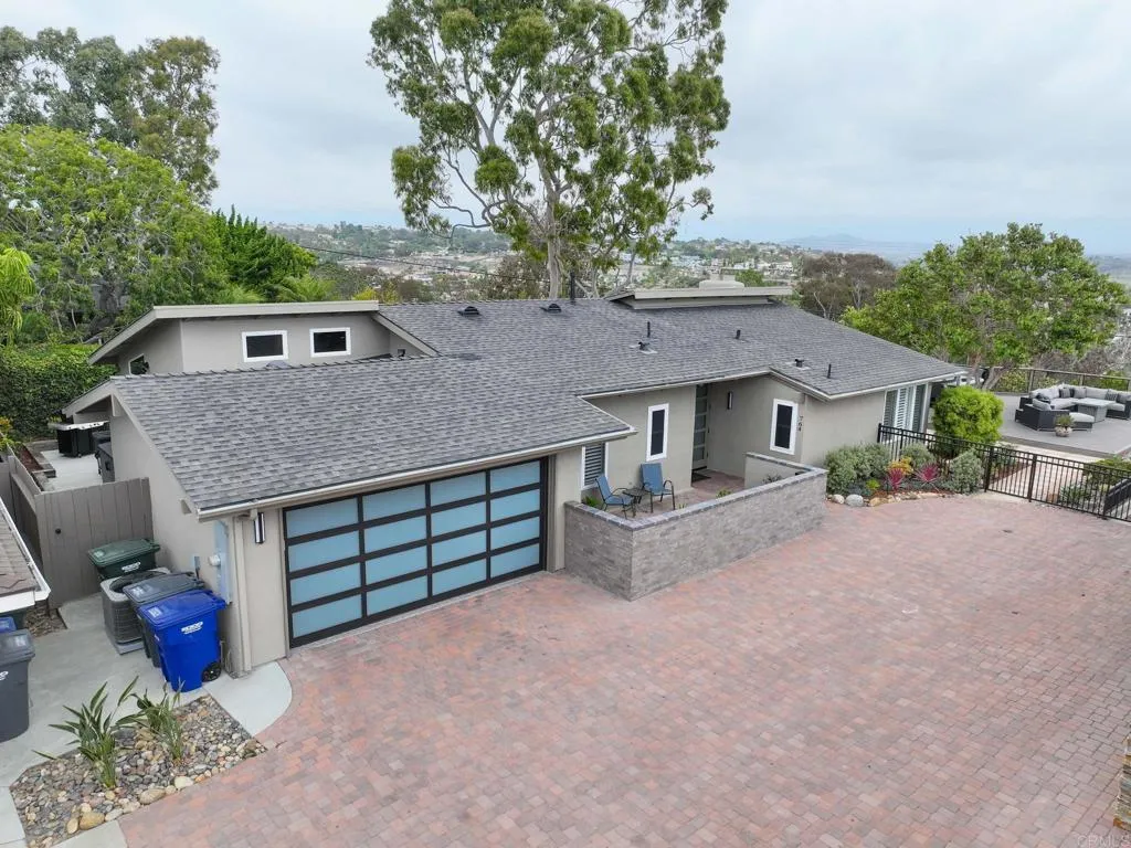 https://cdn.realtyfeed.com/cdn/127/306763774/534548fe2570246f93bd32201ebe8203.webp