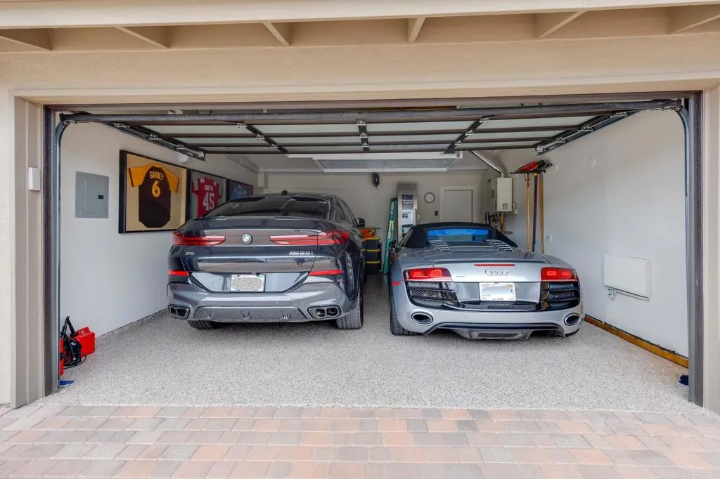 https://cdn.realtyfeed.com/cdn/127/306763774/ae8a150079cfed1628d9d211919b04c8.webp
