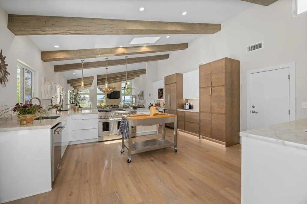 https://cdn.realtyfeed.com/cdn/127/306763774/c0c68275d5d7133a47acdd4148f45400.webp