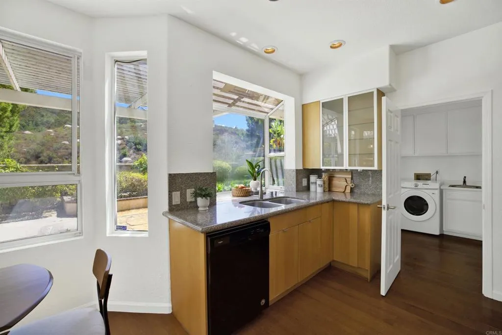 https://cdn.realtyfeed.com/cdn/127/306763819/5d9e6af94f1b3b3dec4a5bee87345fca.webp