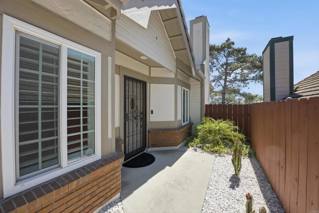 879 English Holly Lane, San Marcos, CA 92078 - Photo 3 of 32, San Marcos, CA