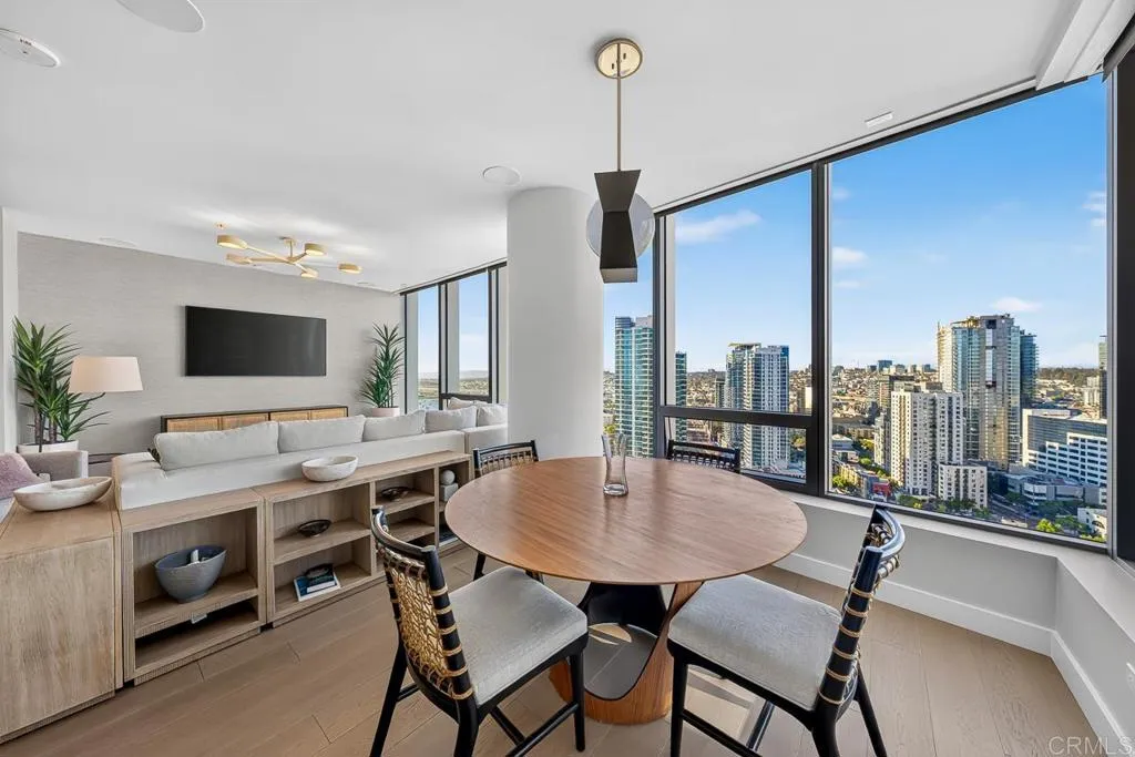 https://cdn.realtyfeed.com/cdn/127/306763987/47eed6eb6ffaf952db0336d6986a9b0f.webp