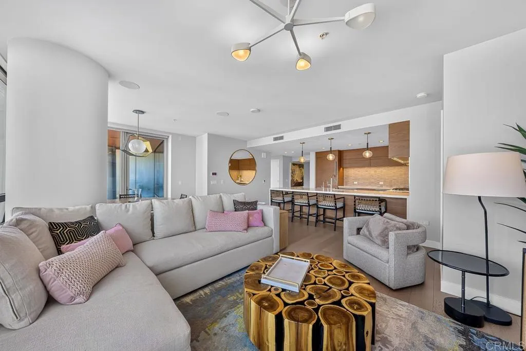 https://cdn.realtyfeed.com/cdn/127/306763987/d8e2b99db22416891562475b7c391406.webp