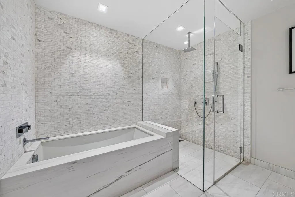 https://cdn.realtyfeed.com/cdn/127/306763987/e9123230fd0afa75a592fc227a6acba0.webp