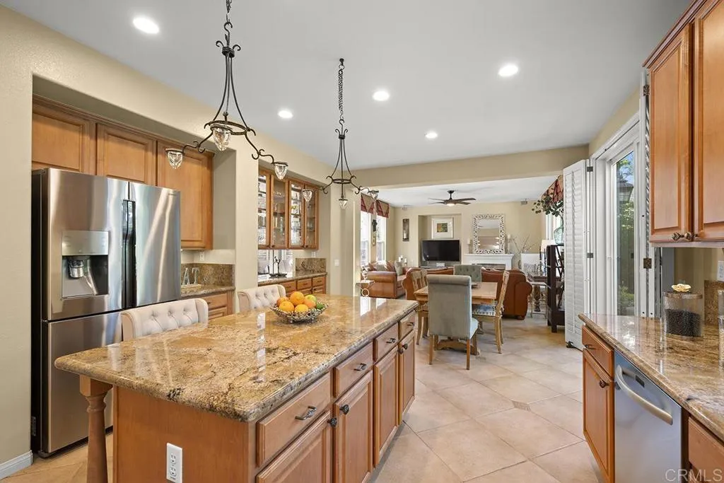 https://cdn.realtyfeed.com/cdn/127/306763990/01dc12b768f7052bbd11aab6e3dd103c.webp