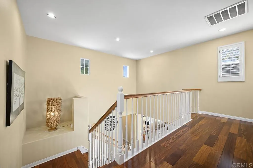 https://cdn.realtyfeed.com/cdn/127/306763990/1bbdbd7c30cebe40c751ccea8bedad17.webp