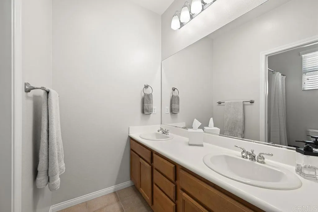 https://cdn.realtyfeed.com/cdn/127/306763990/2d4b29de5b7e3d10432e902a270e2a68.webp