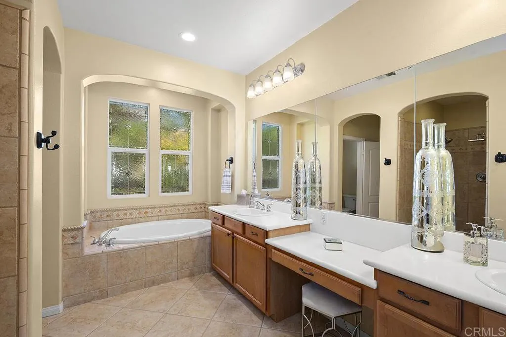 https://cdn.realtyfeed.com/cdn/127/306763990/b8abe6eb165099e4c3d9de6e2a73d182.webp