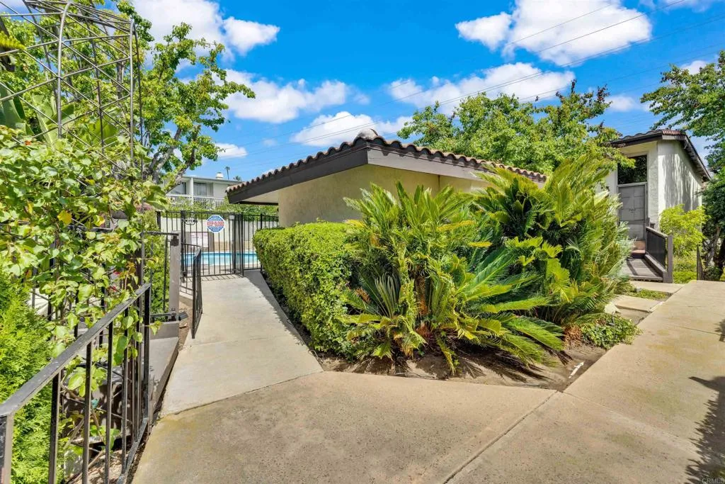 https://cdn.realtyfeed.com/cdn/127/306763992/0cd2c08a8e194abd176f465919dd233c.webp
