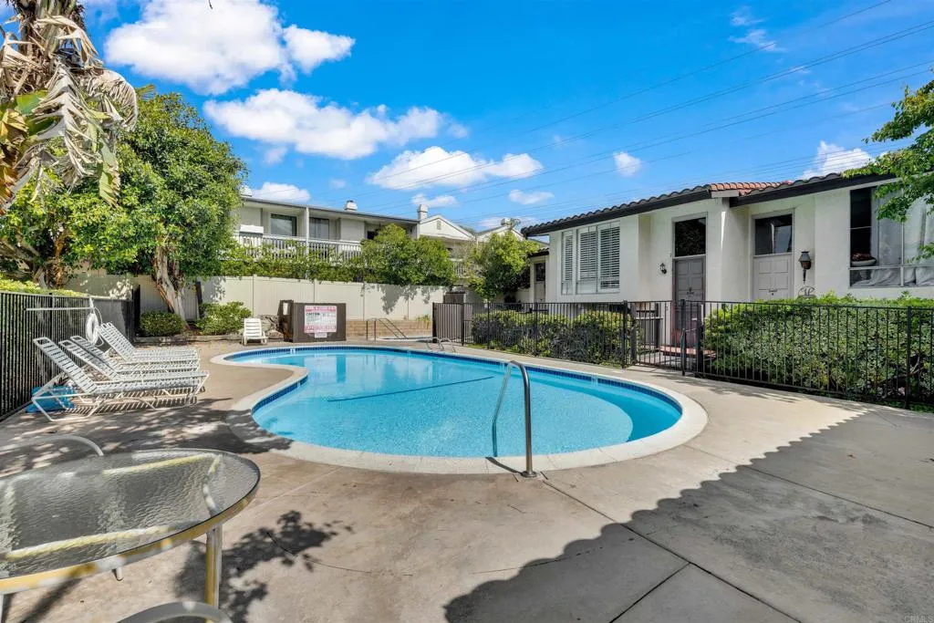 https://cdn.realtyfeed.com/cdn/127/306763992/2b87623cd9549ed5cd6d683201639bd6.webp