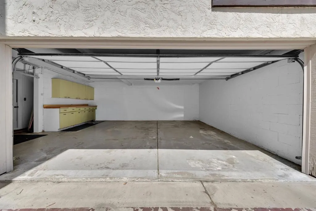 https://cdn.realtyfeed.com/cdn/127/306763992/a0aecbefca9d4ad5d684603a5215cf04.webp