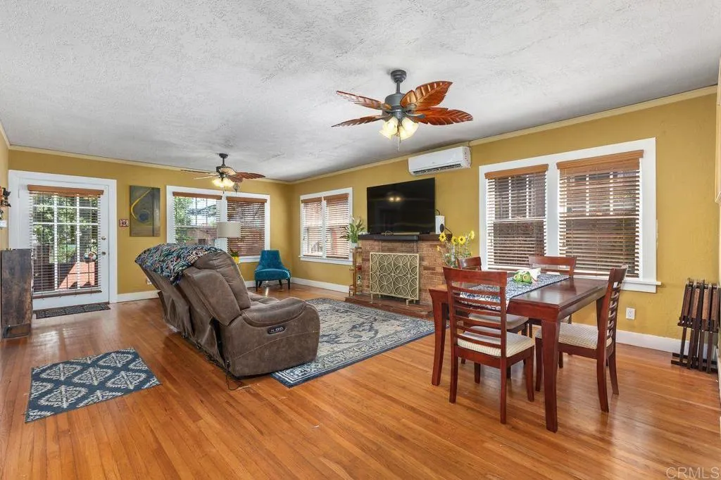 https://cdn.realtyfeed.com/cdn/127/306764020/8ac2985c84fb07ff69af3173fbf97af9.webp
