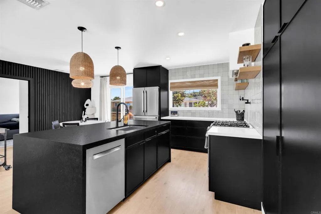 https://cdn.realtyfeed.com/cdn/127/306764084/1b66c00da3766b946803b331037a1134.webp