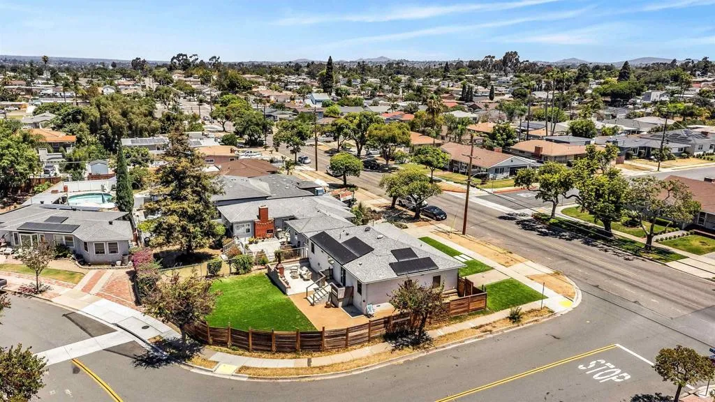 https://cdn.realtyfeed.com/cdn/127/306764084/d5d9f3cb7d6c5ec5cb618277bc3be45f.webp