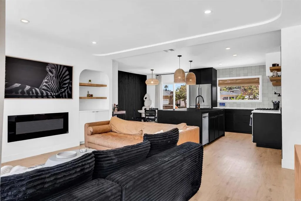 https://cdn.realtyfeed.com/cdn/127/306764084/dab86c73c0c7d325954b1909fc1e277b.webp