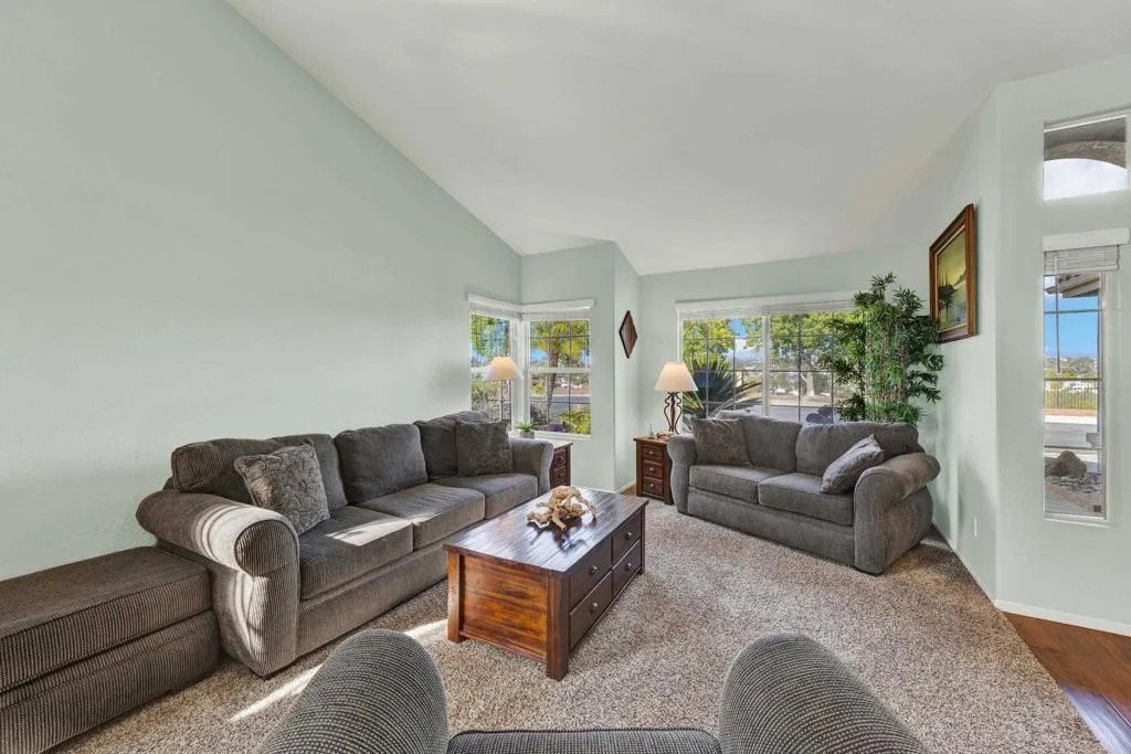 https://cdn.realtyfeed.com/cdn/127/306764175/09b3ba3f3d1487aa44e164d1f1a951cf.webp