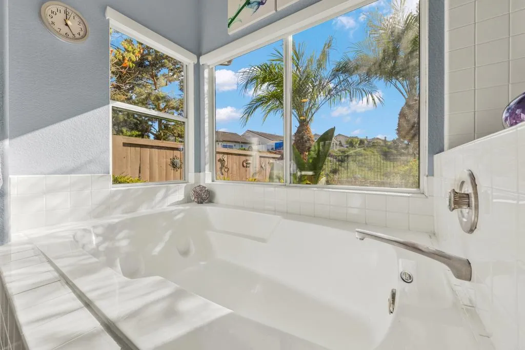 https://cdn.realtyfeed.com/cdn/127/306764175/3870823628e3b3f72f6e3d77b0fe1af2.webp