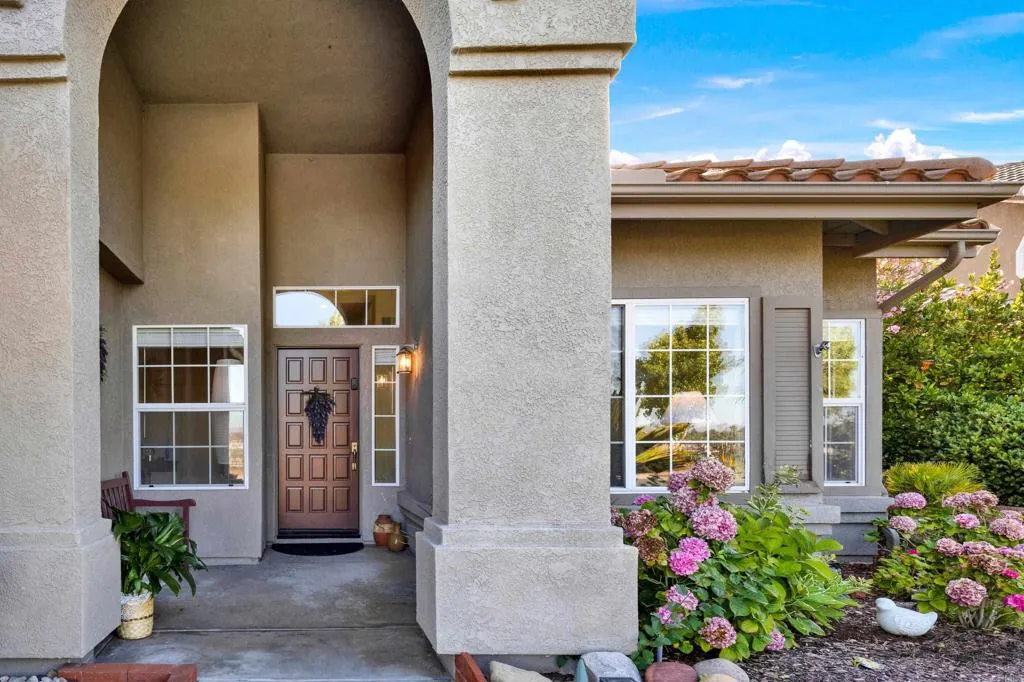 https://cdn.realtyfeed.com/cdn/127/306764175/391136fb44475f5ba284dc54fab614e3.webp