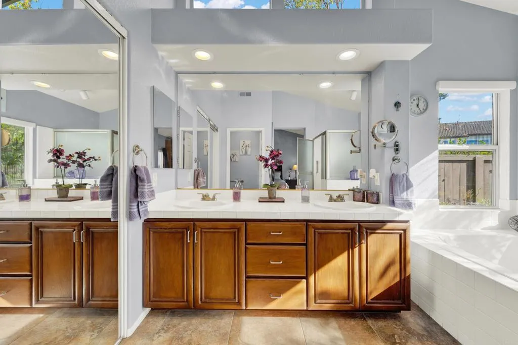 https://cdn.realtyfeed.com/cdn/127/306764175/47e00e6733638149fb6f701e071deda4.webp