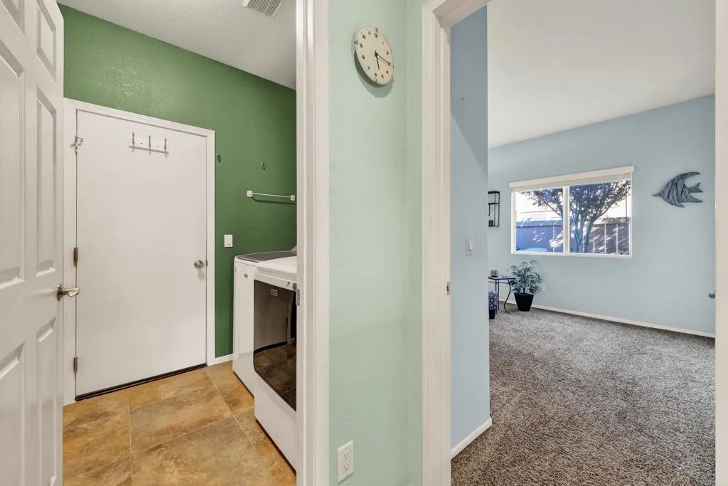 https://cdn.realtyfeed.com/cdn/127/306764175/4f500eff207bde4b07a8160faf72ef82.webp
