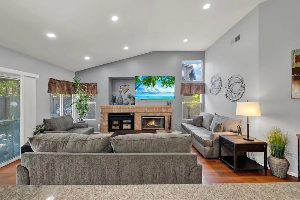 https://cdn.realtyfeed.com/cdn/127/306764175/5c3eaa8d98611fc24ce9ad9c75258eac.webp