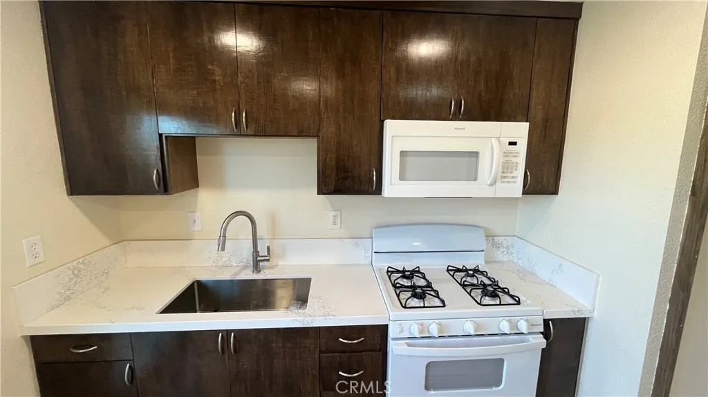 Apple Valley, CA 92308
