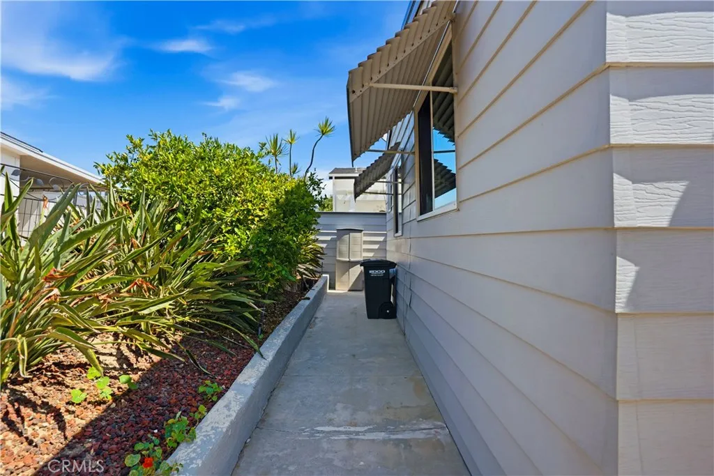 https://cdn.realtyfeed.com/cdn/127/306764236/30b5fd6a99c8cc45efe077d0eb2c68fa.webp