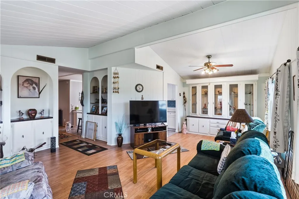 https://cdn.realtyfeed.com/cdn/127/306764236/74ad146e02a1106e3b6e88120a4c2458.webp