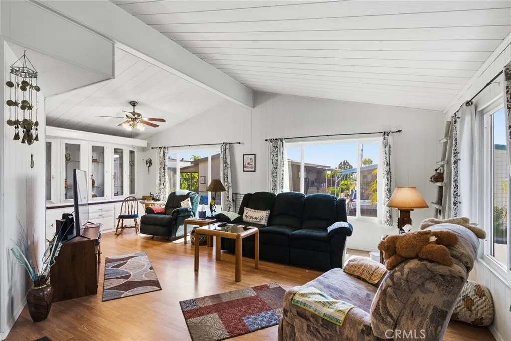 https://cdn.realtyfeed.com/cdn/127/306764236/c805437f212e9e72b22c00019acb9b02.webp