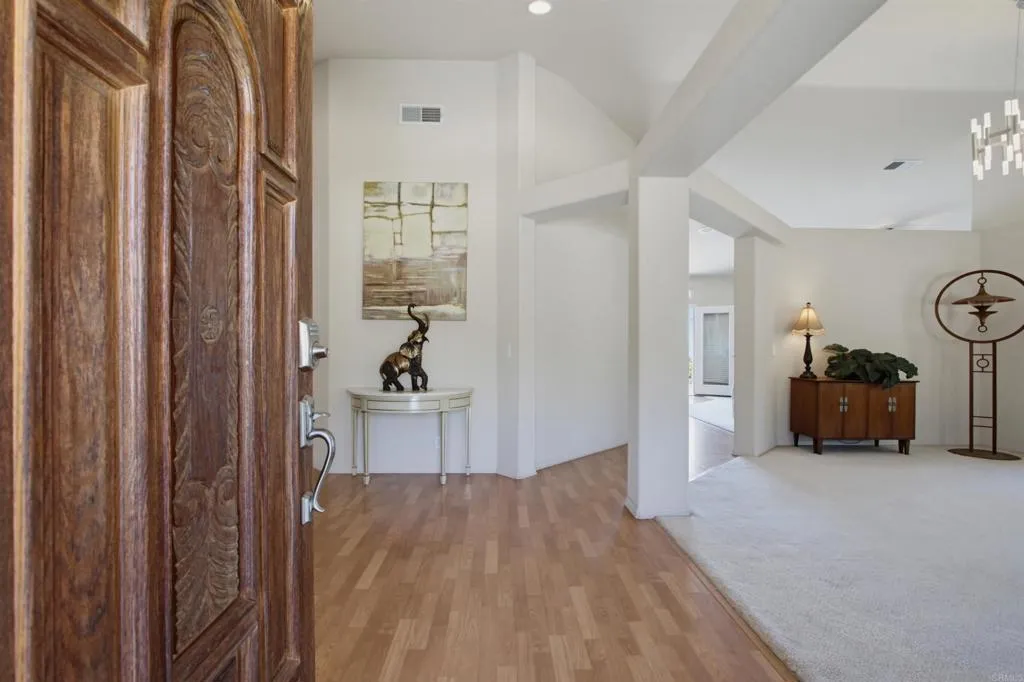 https://cdn.realtyfeed.com/cdn/127/306764239/4dfe83298c934812edb547d954c1acfd.webp