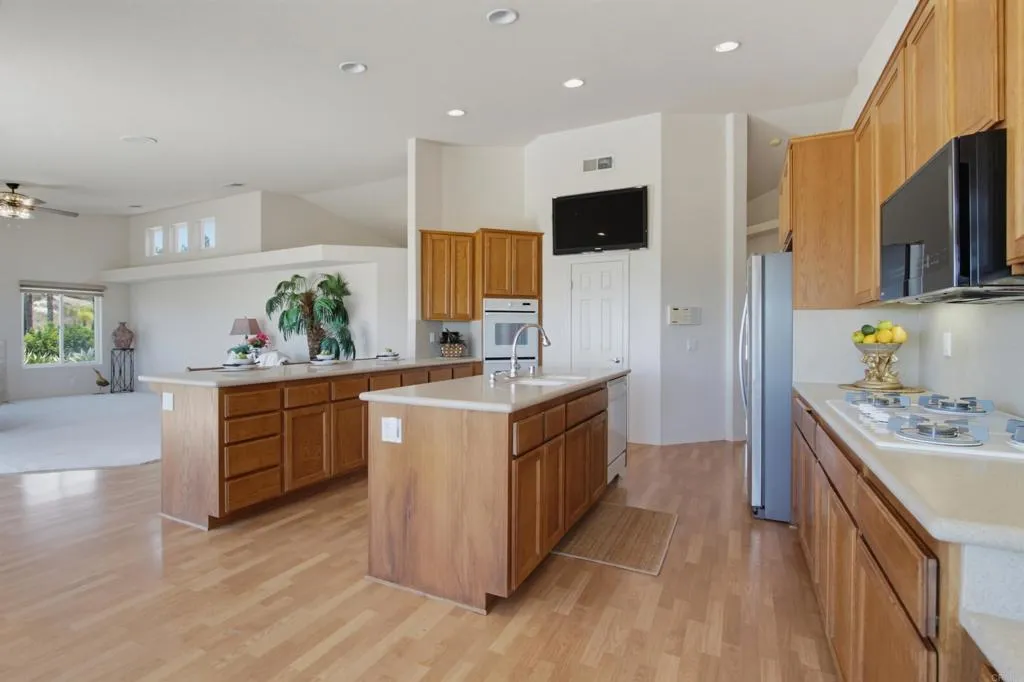 https://cdn.realtyfeed.com/cdn/127/306764239/68aa0ee4695295a32b8b17ec76e4db63.webp