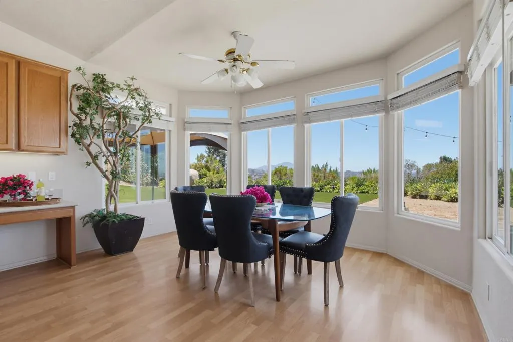 https://cdn.realtyfeed.com/cdn/127/306764239/abd9c563a503566827e8f286eb171e29.webp
