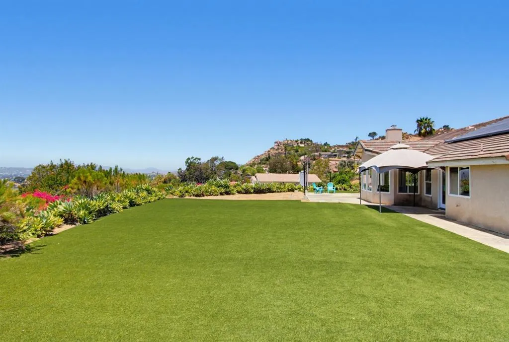 https://cdn.realtyfeed.com/cdn/127/306764239/bed031d3dd4719fa03245526fdbdcb3d.webp