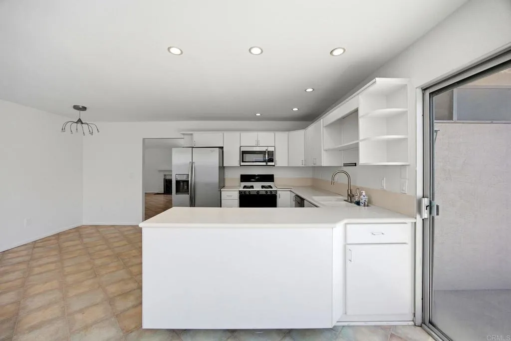 https://cdn.realtyfeed.com/cdn/127/306764261/2c2e0e996f8fd4db5e11bab535eef766.webp