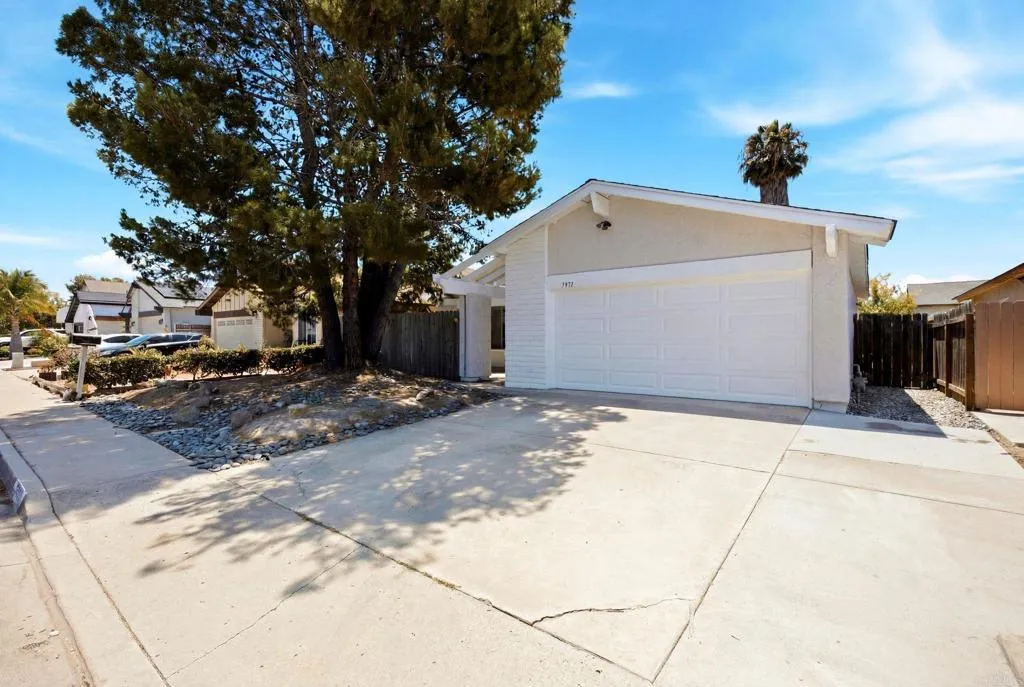 https://cdn.realtyfeed.com/cdn/127/306764261/42f01d61103d82561e668a86daf8b184.webp