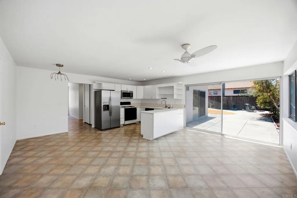 https://cdn.realtyfeed.com/cdn/127/306764261/8caa63adb7ecda00e8b076743717b44e.webp