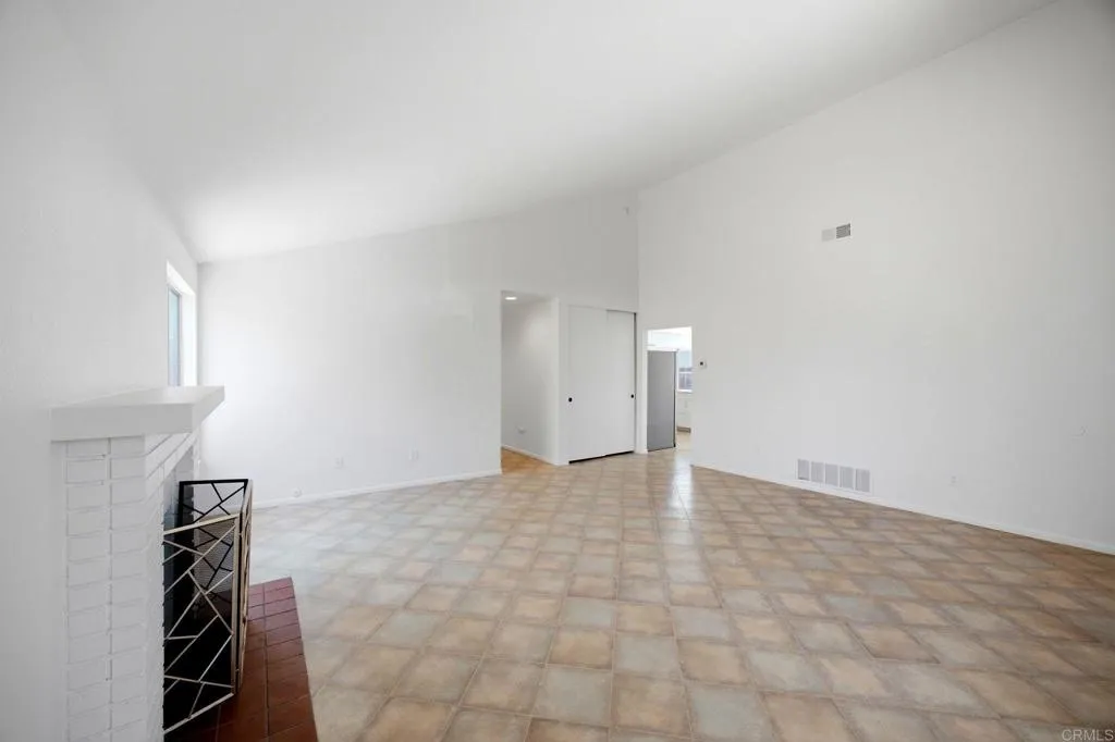 https://cdn.realtyfeed.com/cdn/127/306764261/aa8c6d752895168049138e4ea2578df7.webp