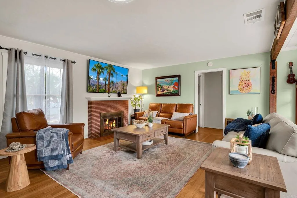 https://cdn.realtyfeed.com/cdn/127/306764268/c07db0d246fe8a56322416079cbdc092.webp