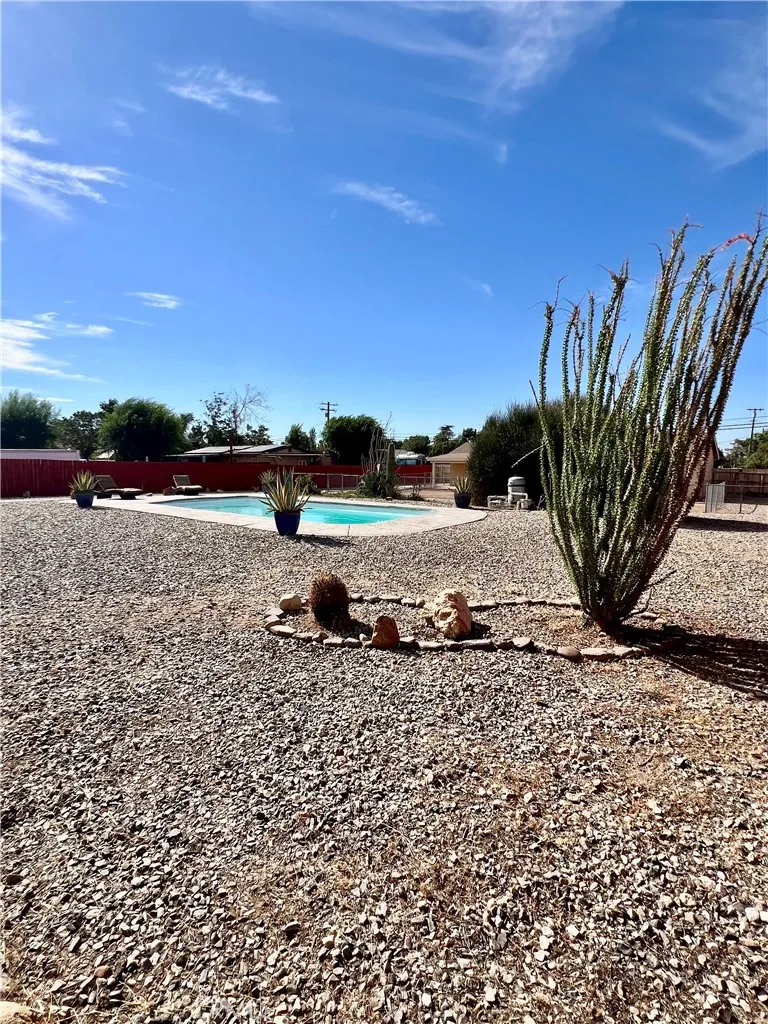 14977 Mauna Loa Street, Hesperia, CA 92345 - Photo 2 of 18, Hesperia, CA