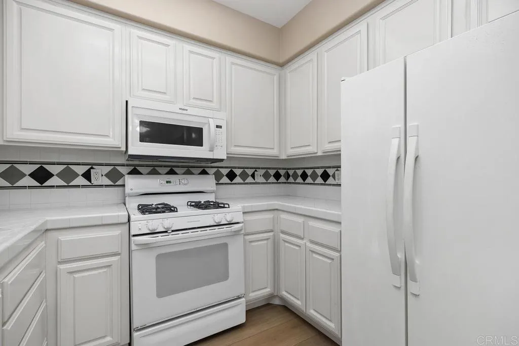 https://cdn.realtyfeed.com/cdn/127/306764275/650c840534dc449f03114f41129dea61.webp