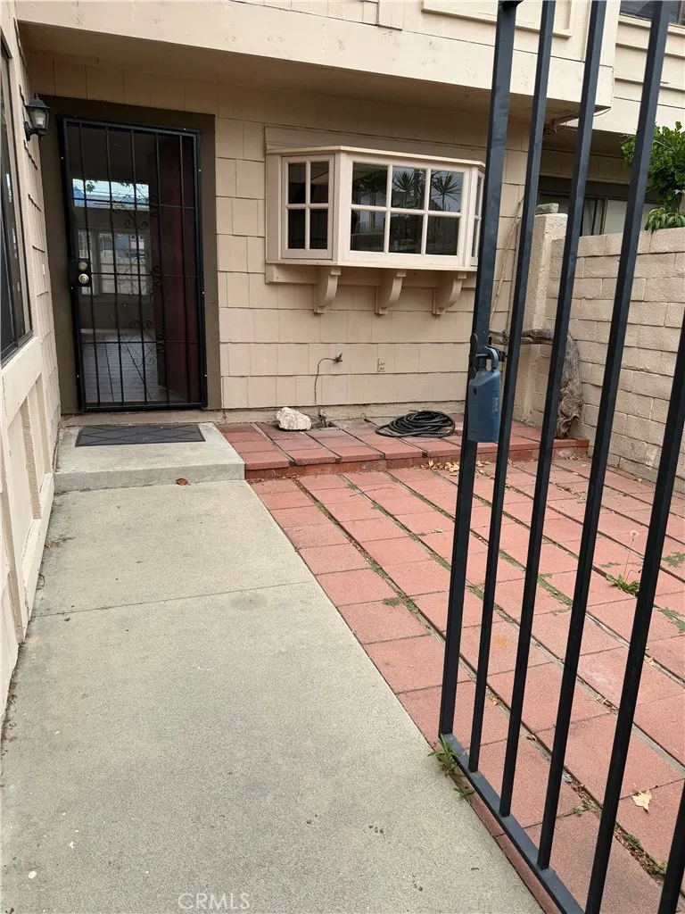 2624 N Tustin Avenue Unit D, Santa Ana, CA 92705 - Photo 2 of 24, Santa Ana, CA