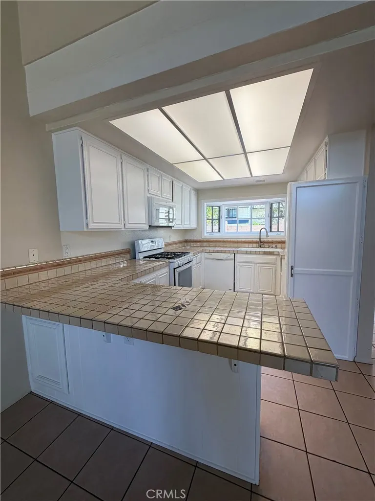 2624 N Tustin Avenue Unit D, Santa Ana, CA 92705 - Photo 3 of 24, Santa Ana, CA