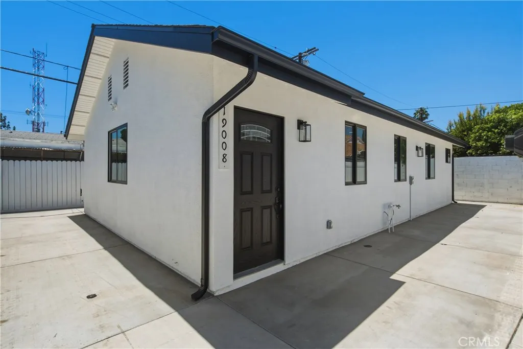 19008 Hartland, Reseda, CA 91335 - Photo 2 of 27, Reseda, CA