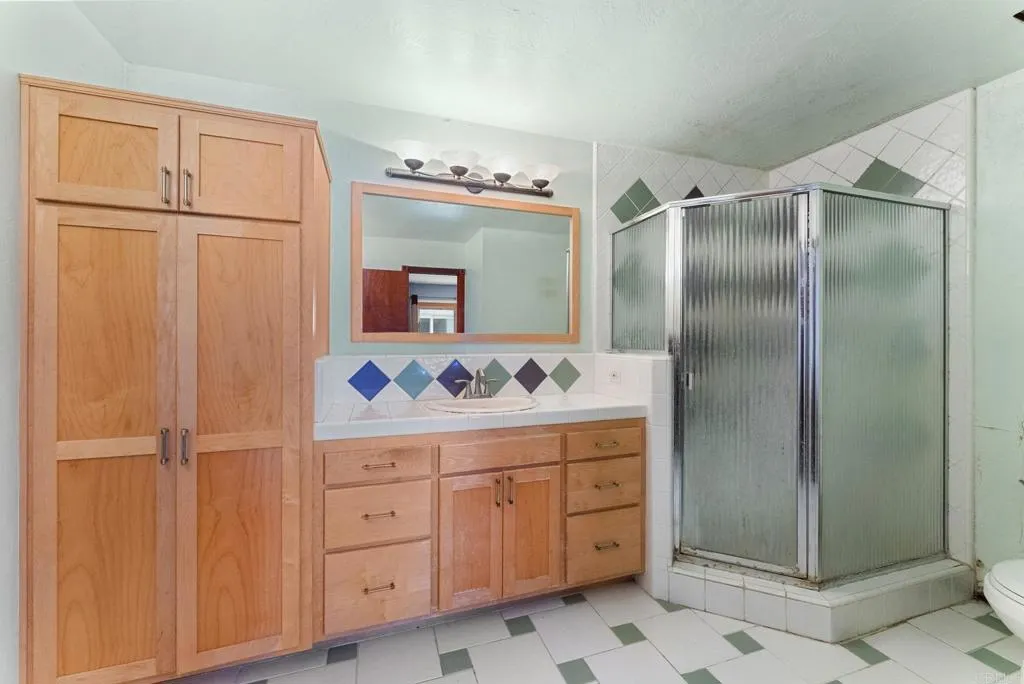 https://cdn.realtyfeed.com/cdn/127/306764331/5e215a94103a41ee0a908e8a13c3f874.webp