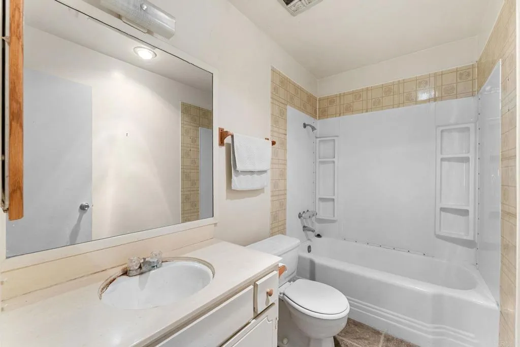 https://cdn.realtyfeed.com/cdn/127/306764331/7dbb4945340ceb0c70ff9c4cc5e93c2d.webp