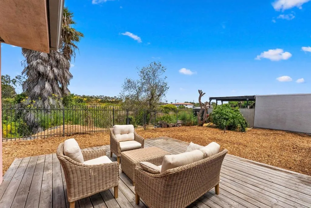 https://cdn.realtyfeed.com/cdn/127/306764331/8bb7afd86d5f86c21c73d1c67f05f898.webp