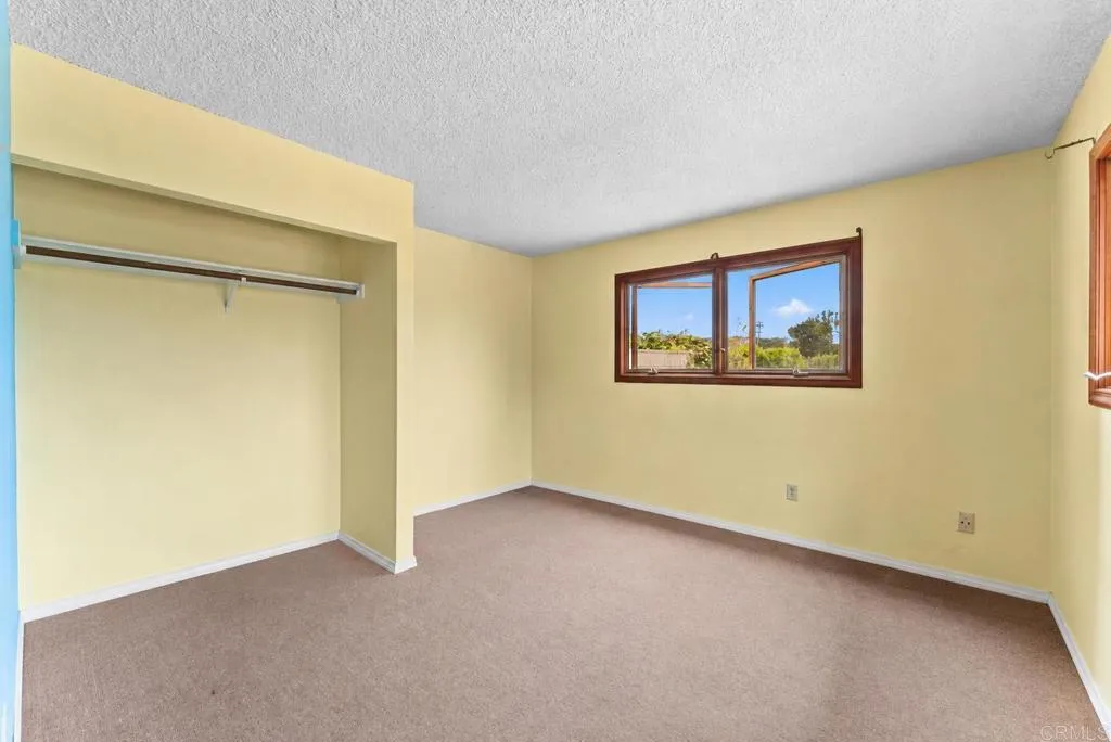 https://cdn.realtyfeed.com/cdn/127/306764331/90ff0fd7e4191a7221c83129cd9deab6.webp