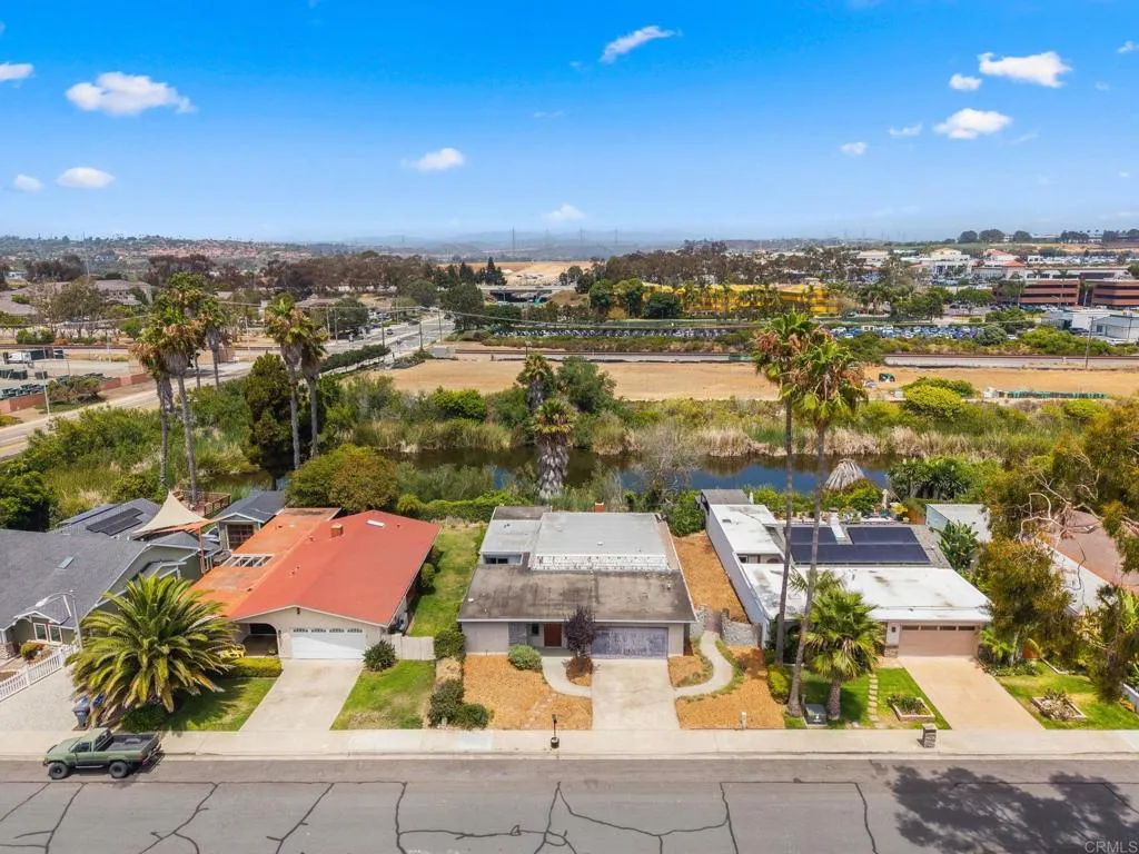https://cdn.realtyfeed.com/cdn/127/306764331/913d229e6753558be82013f84d21486e.webp